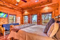 Summit-Level Luxury: Views, Hot Tub, Games and 15 minutes to town! - Jacuzzi