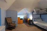 Big 3-Story Home, Walk to Campus.