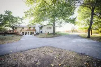 Luxury 5 Bedroom Home with Pool and 3 Acres of Private Land! - 4-Star