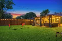 3-Bed Haven - 6 pple Hot tub, King bed, Pool & ping pong table, Grill, Fire pit