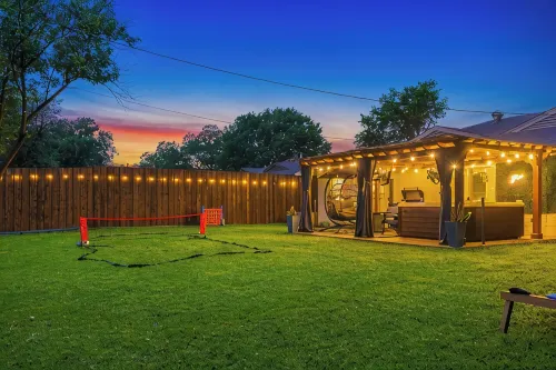 3-Bed Haven - 6 pple Hot tub, King bed, Pool & ping pong table, Grill, Fire pit - 4つ星