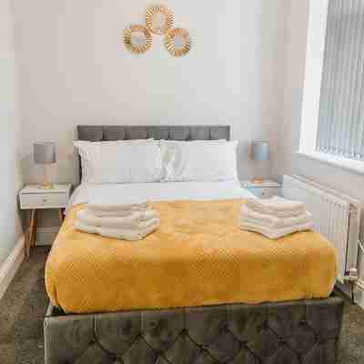 Gateshead Services Apartment - Ideal for holidays and contractors Rooms