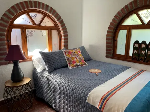 Casa Sunbreak is a beautiful, private hacienda, w/pool, in the center of town - 프라이빗 풀