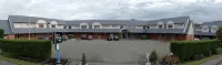 Homestead Villa Motel - parking