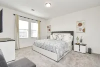 Exquisite 4-Bedroom Home in Katy with Pool Access - 4-Star