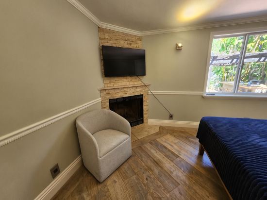 Backyard Oasis 2-Bedroom House in Delightful North County San Diego