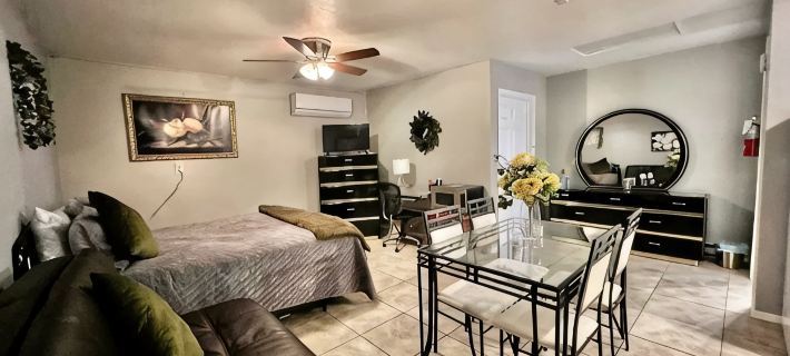 Premium Studio A w/private yard Hotels in Chaves County