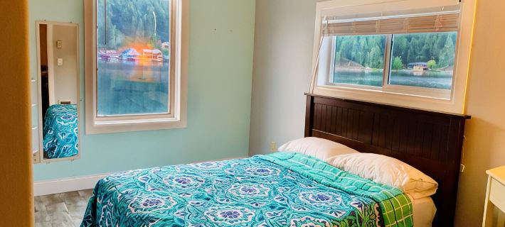 Savor summertime on the lake! on Deer Lake Hotels in Stevens County