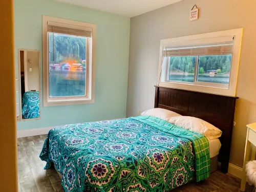 Savor summertime on the lake! on Deer Lake - Chalets