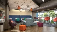 斯帕坦堡希爾頓Tru飯店 - 停車場