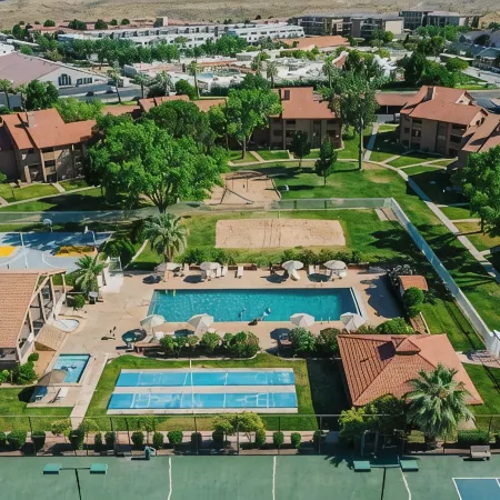 Newly Remodeled Condo - 2 Person Jetted Tub/Shower, Pools, Hot Tubs, Pickleball