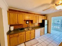 Spacious 2 Master Suites On Live Oak Street - 4-Star