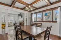 Heart of Elmwood Village cozy apartment - Apartments