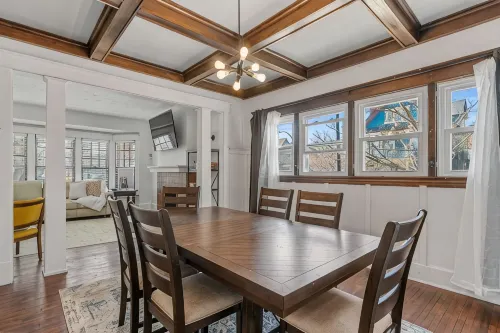 Heart of Elmwood Village cozy apartment - Apartments