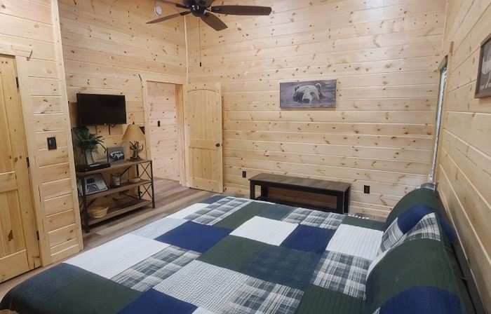 Four The Good Times  (Cabin by De Queen Lake)