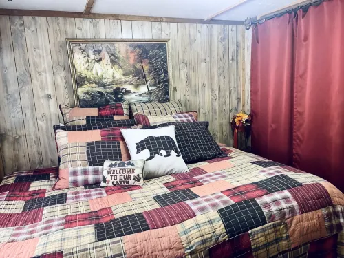 Prairie Creek Cabin -Ride SxS to trails from the cabin! Kayak and Fish the Creek - 2-Star