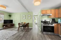 Coastal Retreat • 2Br Near Beaches & Mystic - Wifi
