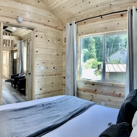 Cabin #4 Lake Nahwatzel Resort - New Tiny Cabin!