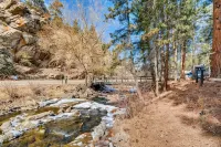 Beautiful Creekside Cabin, Rooftop Hot Tub, 15Min2 Red Rocks, No Pets, Licensed! - 4-Star