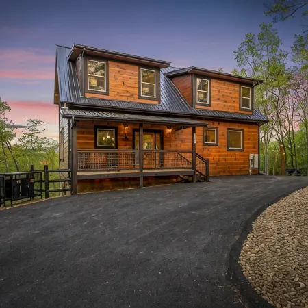 NewLuxuryCabin-Private Heated Indoor pool-Theater-Game room-Hot Tub-Fire Pit