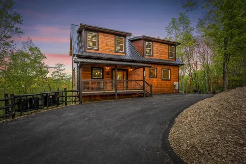 NewLuxuryCabin-Private Heated Indoor pool-Theater-Game room-Hot Tub-Fire Pit - プライペートプール