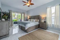 Palm Coast Oasis Retreat- 15 Min to Beach - Jacuzzi