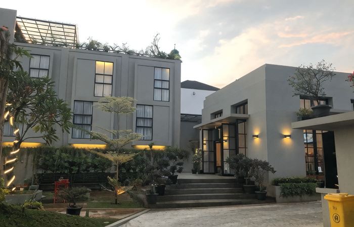 Merlyns Garden Inn