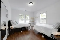 Historical Central Garden’s Retreat - Bungalow