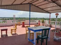 Holi-Wood Guesthouse - Pensions