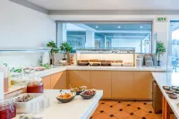 Anna Maria Village - breakfast