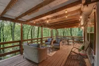 The Honey Pot- peaceful cabin -fireplace and deck - Chalets