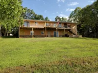 Relaxing Family-Friendly Cabin with Sprawling Deck & Fun-filled Game Room - 3 estrellas