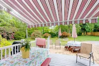Spacious 5 bedroom, cozy home with private beach access! - Homestays