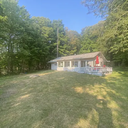 Beautiful Sunset Beach Lake House on Lake Chetac