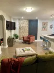 Charming 3-bedroom 2-bathroom loft in Oak Park - Wi-Fi