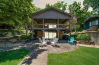 Remodeled cabin on Grand Lake with boat slip and boat dock.  Pet-Friendly! - Chalets