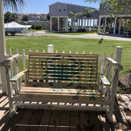Reel Pelican Paradise located in Paradise village, Shellpoint Beach on the Gulf