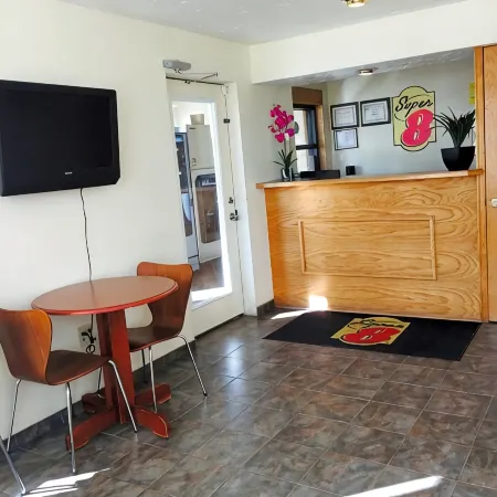 Super 8 by Wyndham Enid