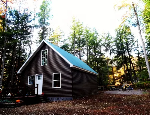 "Your Neck of the Woods" Cabin Rental: Peaceful Get-away Overlooking Fish Creek - Alphydda