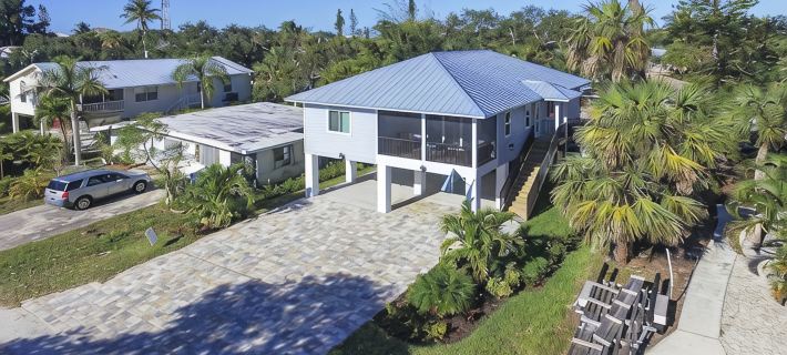 Gorgeous Blue Lagoon. An Oasis Just 2 Min Walk from the Beach. Hoteles en Fort Myers Beach