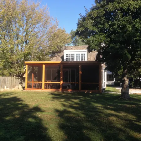 Carpenter St. Cottage In the Heart of St Michaels Village - Large Screened Porch
