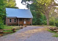 ❤Clean Cabin WiFi in-town Easy access PAVED Black Mountain 15min to Asheville - Chalets