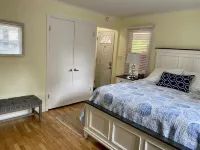 Perfectly Located Bright Water Street Condo - Balkon