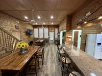 Beautiful rustic lodge located on Lake Guntersville with private boat ramp/dock - 3-Star