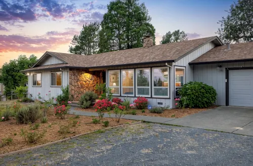 Russian River Wine Country Retreat Near Healdsburg: Pool, AC & EV Charger - Private Pools