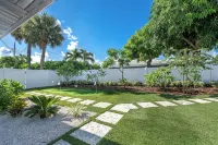 Luxury 4BR/2BA Heated Pool Oasis - Mini Golf - 4-Star