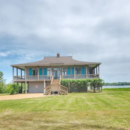 Beach House on Chesapeake Bay!