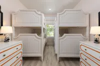 Tuck'd Away - Newly Built Vacation Home Located in Downtown Saugatuck - 3 stjerner