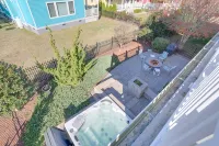 First Floor King Suite, Kids Bunk Room ~ Private Beach & Community Pool Access! - Wi-Fi