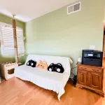 Private Room | Private Bath | Home with Cats - Villas